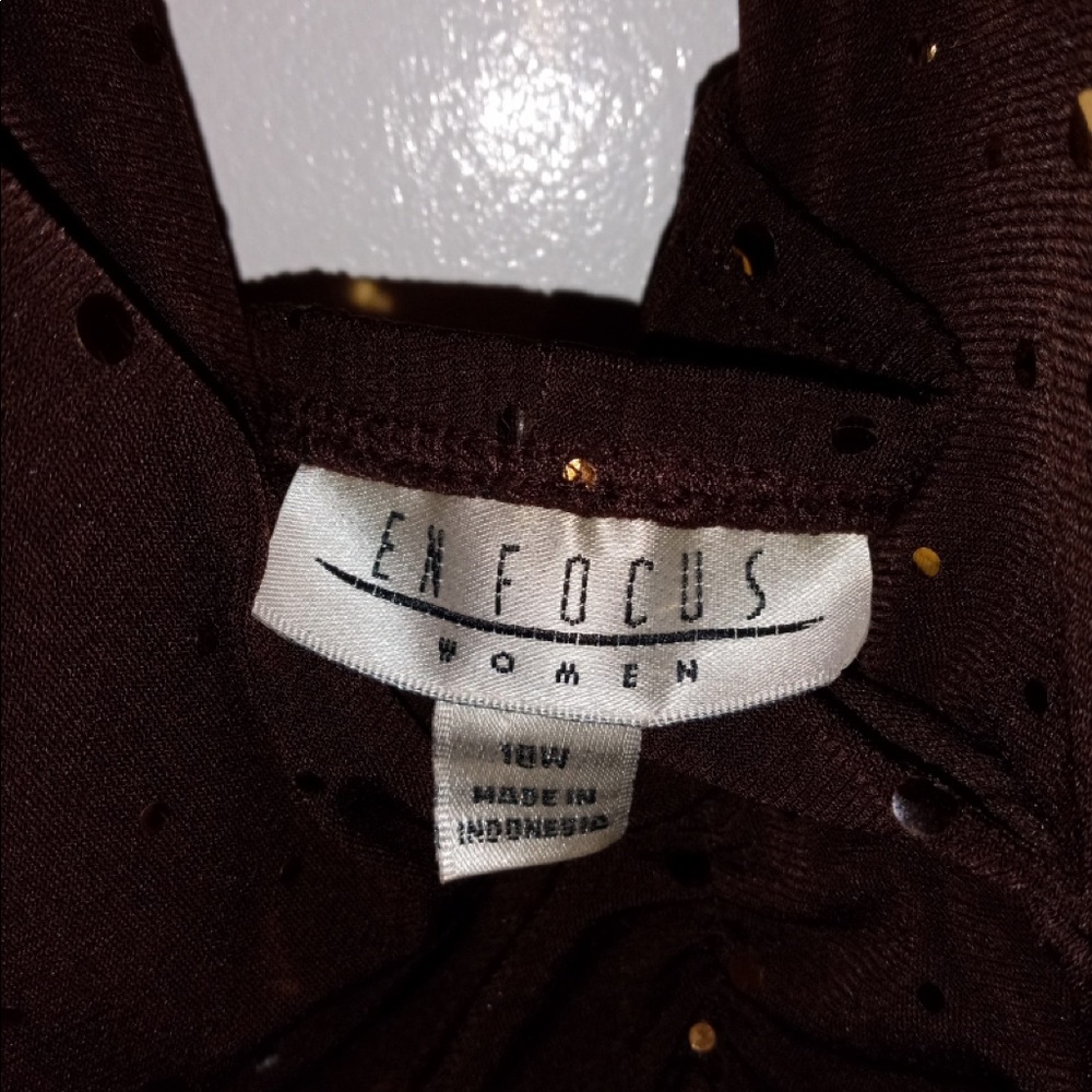 Gorgeous brown dress your ties around the neck